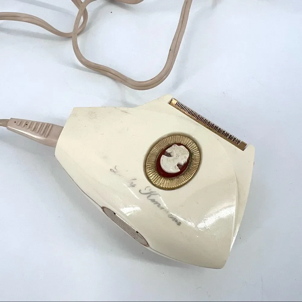 Vintage‎ Lady Kenmore electric razor works! Comes with case